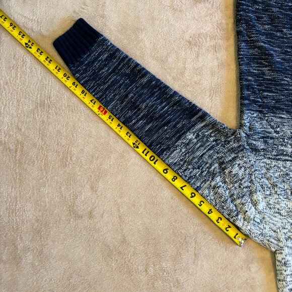 Ombre Knit Hooded Sweater – Blue/Grey – Unisex Look – Size (Unknown Tag Removed) - Picture 5 of 7